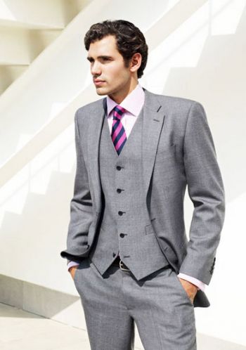 Proper job interview outfit for men